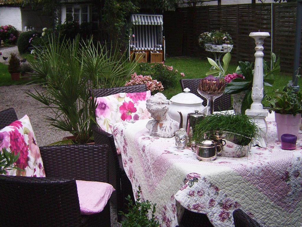 Romantikzimmer im Antiquariat Sonnschied Chambre photo