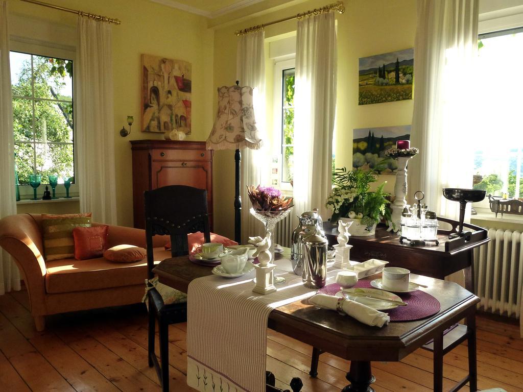 Romantikzimmer im Antiquariat Sonnschied Chambre photo