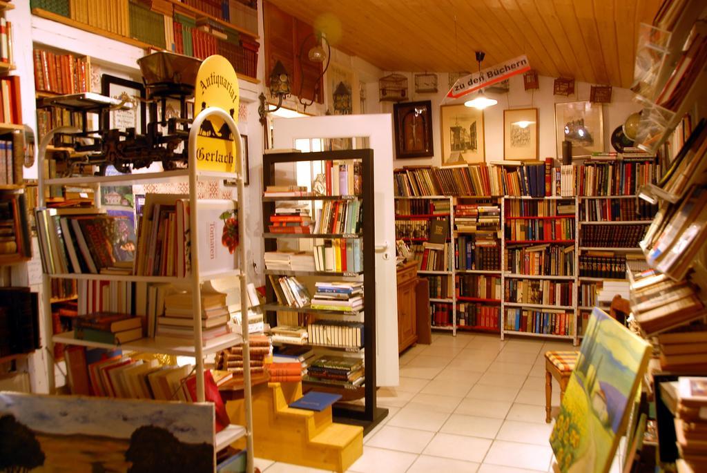 Romantikzimmer im Antiquariat Sonnschied Chambre photo