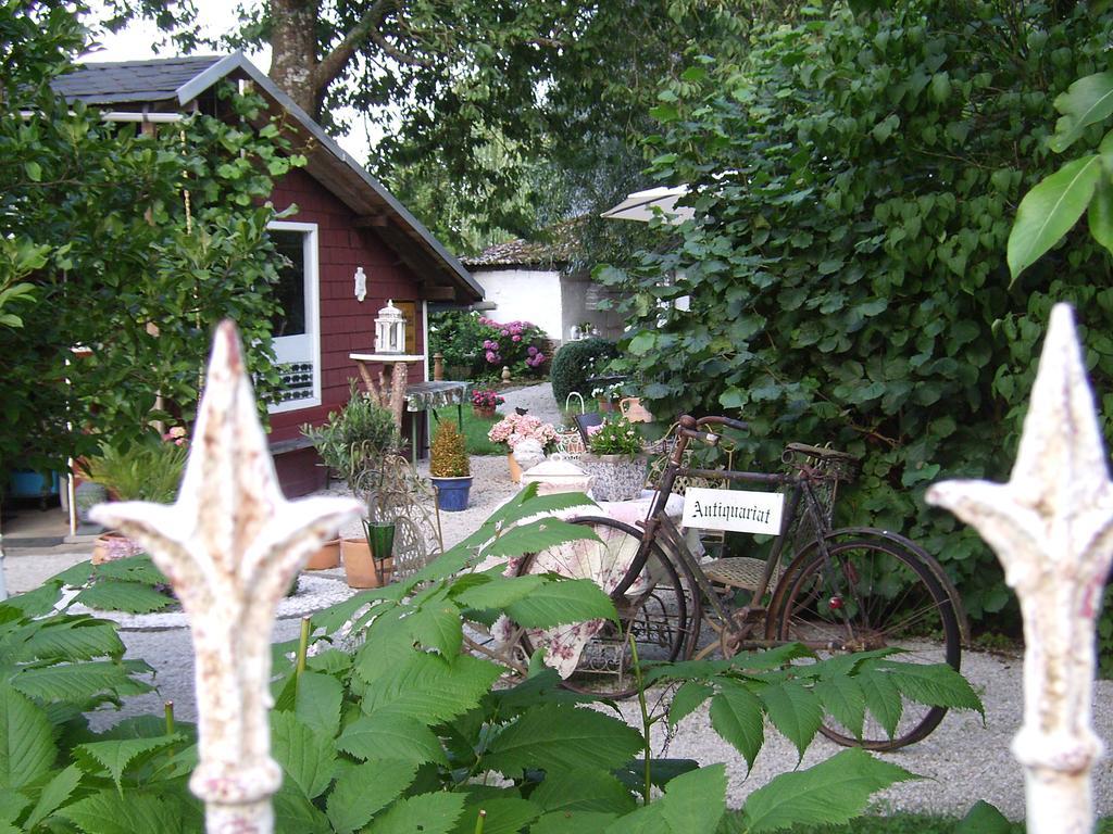 Romantikzimmer im Antiquariat Sonnschied Chambre photo