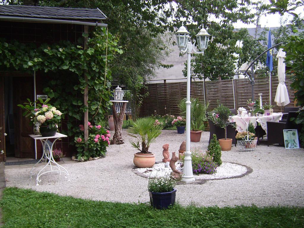 Romantikzimmer im Antiquariat Sonnschied Chambre photo