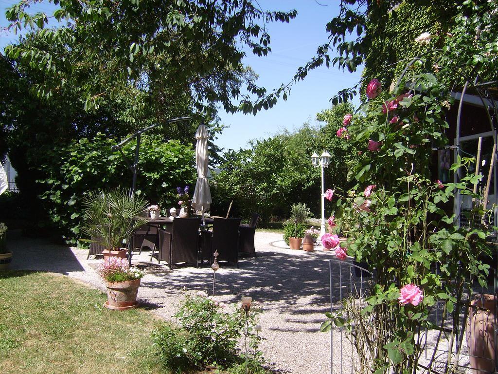 Romantikzimmer im Antiquariat Sonnschied Extérieur photo